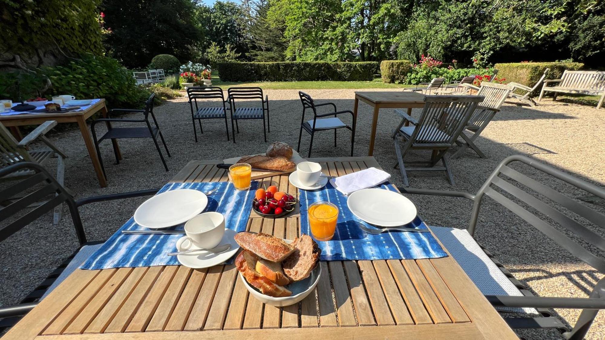 Bed and Breakfast Manoir Des Eperviers Quéven Exterior foto